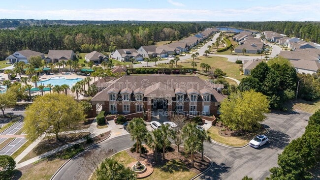 Building Photo - 264 Viareggio Road