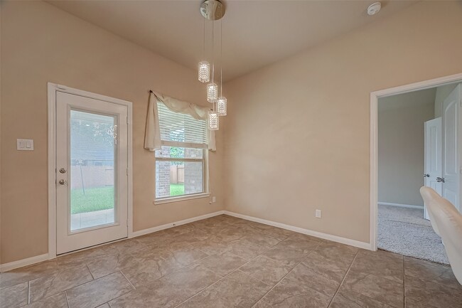 Building Photo - 2431 Garden Falls Dr