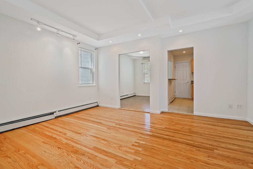 Building Photo - 8282 88th Pl