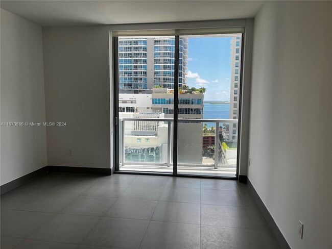 Building Photo - 1060 Brickell Ave