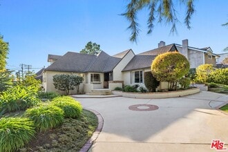 Building Photo - 1050 Centinela Ave