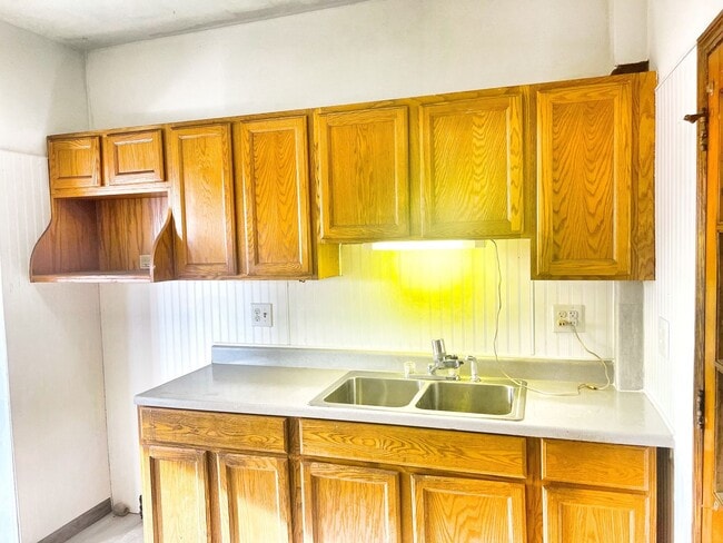 Building Photo - 2 Bedroom Canton Home for Rent