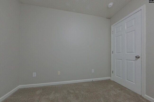 Building Photo - 134 Summer Pines Drive