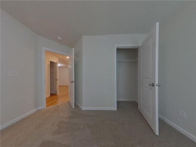 Building Photo - 519 Trickum Hill Dr