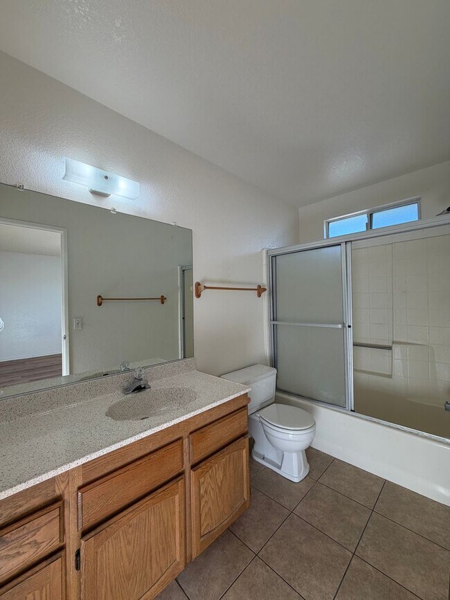 Building Photo - 3 Bedroom House Located in Cul De Sac Near Sportspark