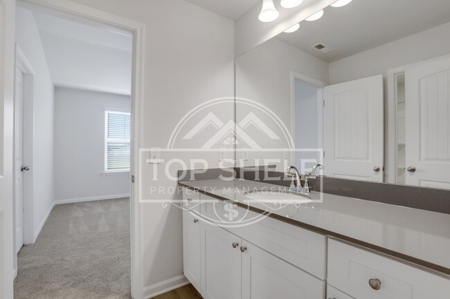 Building Photo - 2256 Cadenza Cir