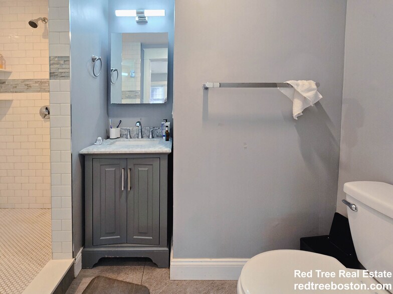 Building Photo - 237 Chestnut Hill Ave