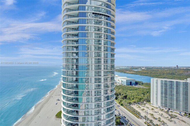 Building Photo - 15811 Collins Ave