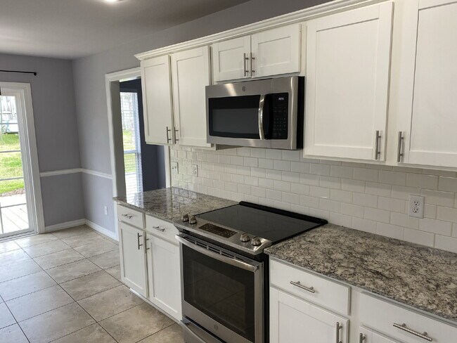 Building Photo - 572 Branchwood Ave