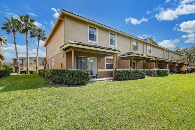 Building Photo - 2988 SE Lexington Lakes Dr