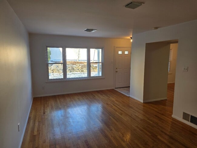 Building Photo - For Rent