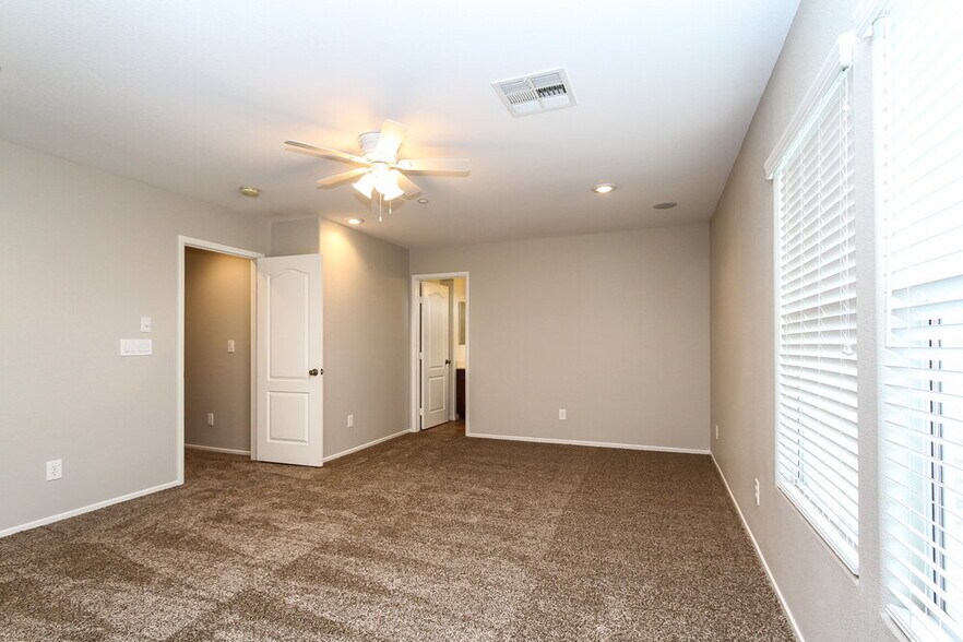 Building Photo - 1145 Paradise River Rd