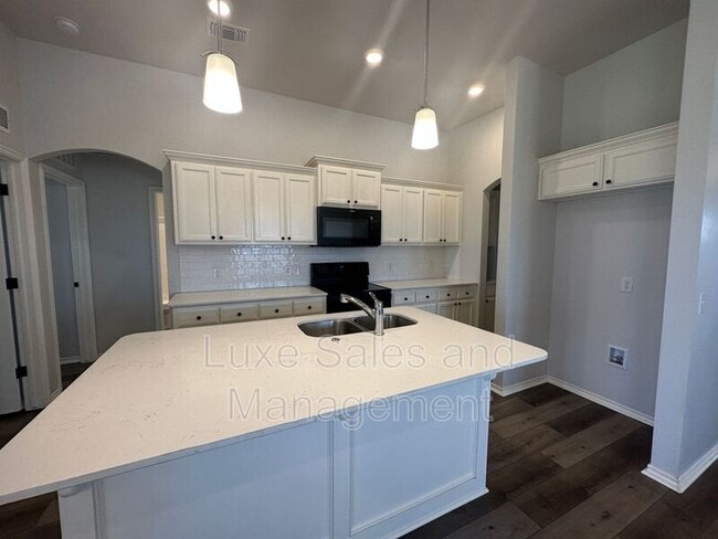Building Photo - 15749 Potomac Dr