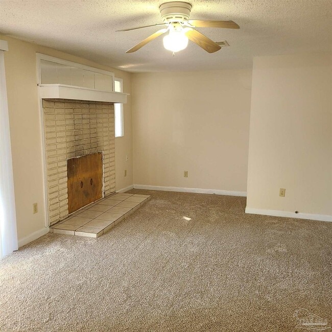 Building Photo - 125 Rue Max St