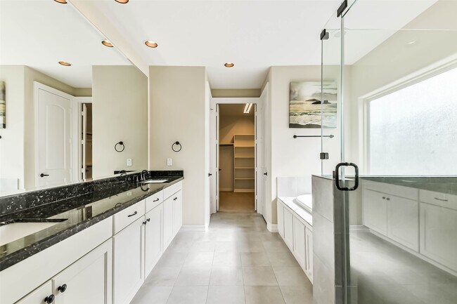Building Photo - 11115 Olympia Dr