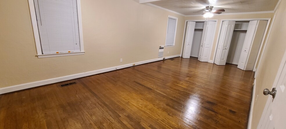 Master bedrooms two walk-in closets, one standard closet - 299 N Lexington St