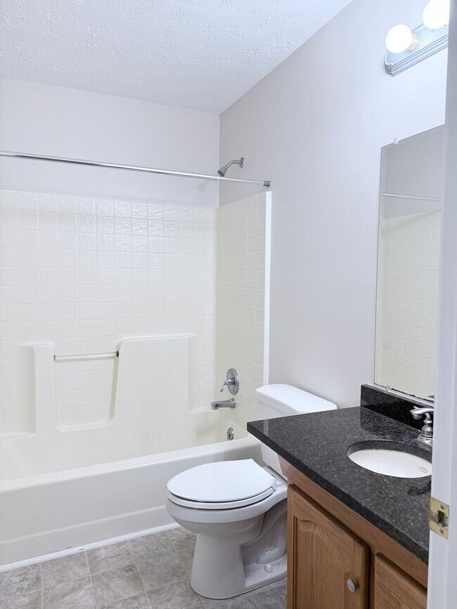 Building Photo - West Asheville 3 Bed, 2 Bath Home For Rent