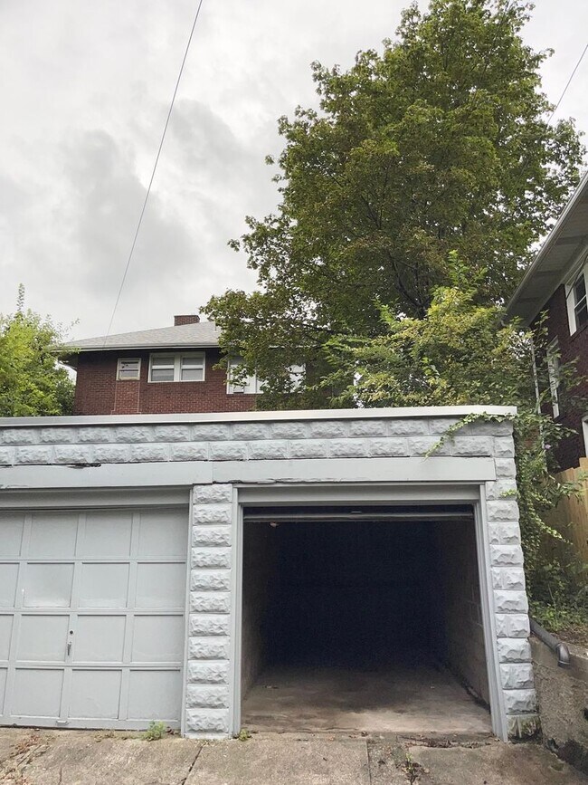 Building Photo - 1750-1752 Barr Avenue