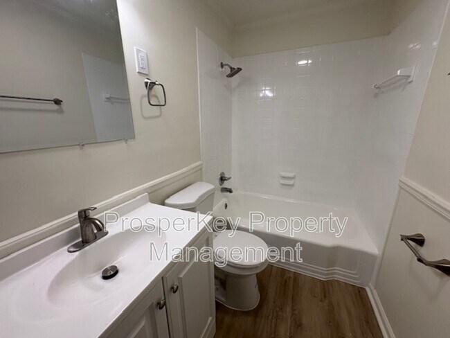 Building Photo - 5244 Winburn Ave