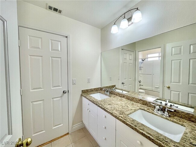 Building Photo - 1590 Sabatini Dr
