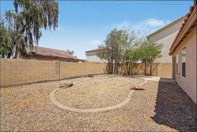 Building Photo - 1112 S Bogle Ct