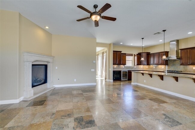 Building Photo - 2713 Cyrano St