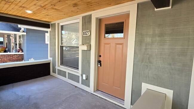 Building Photo - Fully Remodeled Historic Garfield Park Cha...