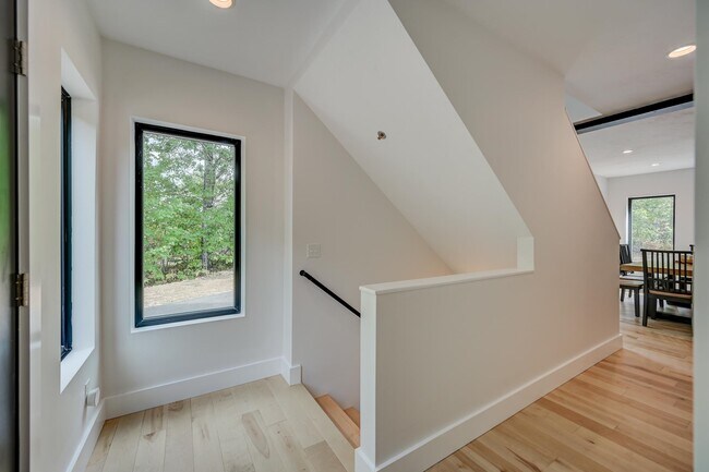 Building Photo - 22 Pudding Pond Dr