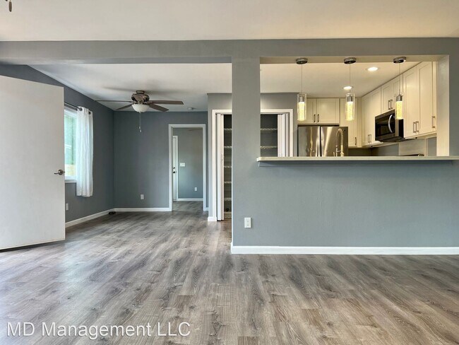 Building Photo - 2 br, 1 bath House - 94-661 Honowai Street
