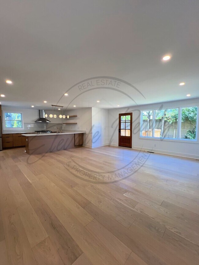 Building Photo - Modern Elegance in the Heart of Nashville ...