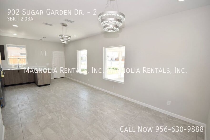 Building Photo - 902 Sugar Gdn Dr