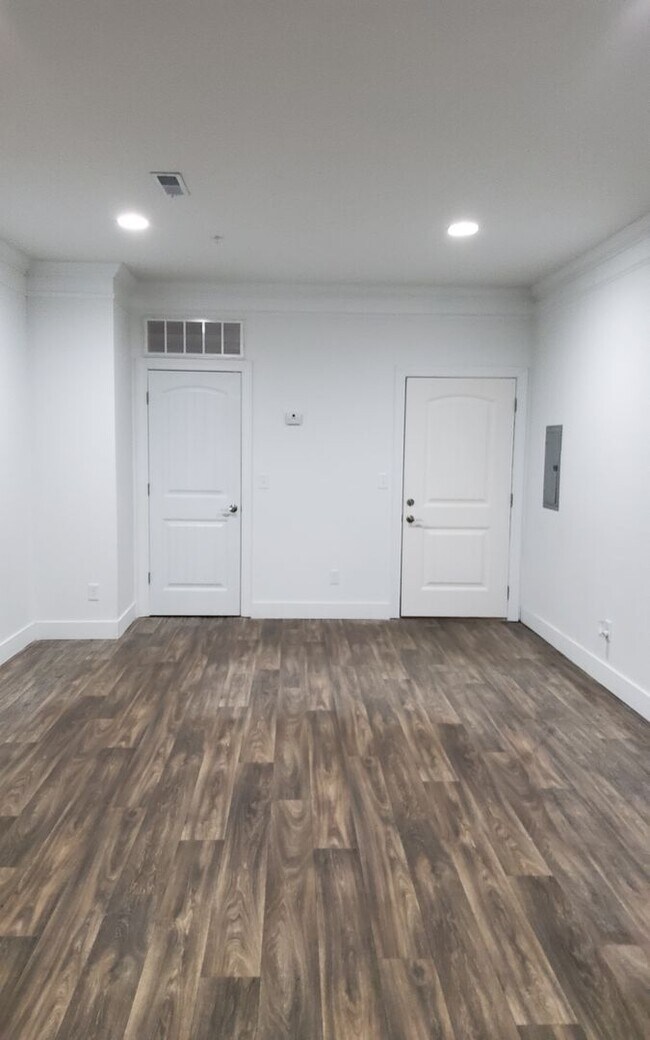 Building Photo - Patriot Palms Apartments