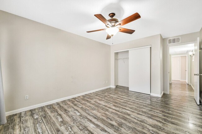 Building Photo - 3060 Tarpon