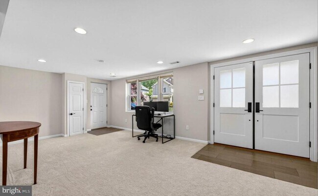 Building Photo - 1109 Hillcrest Dr SW
