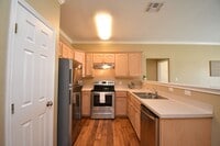 Building Photo - 130 Sherwood Dr