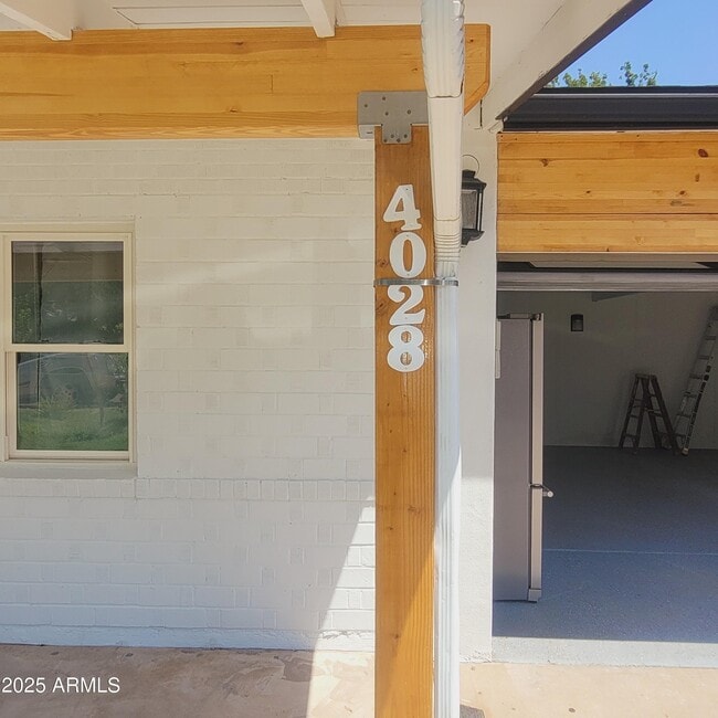 Building Photo - 4028 E Edgemont Ave