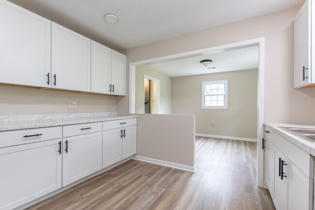 Building Photo - ONE YEAR LEASE WITH POSSIBLE LEASE PURCHAS...