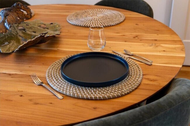 Building Photo - 4611 S 47th St