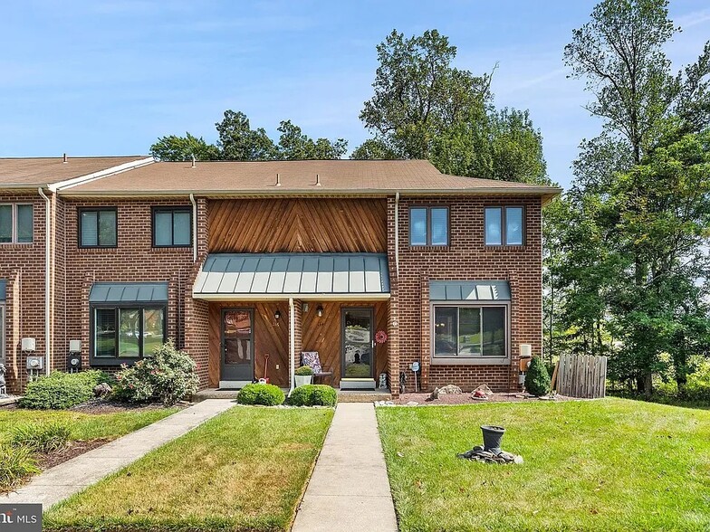 Primary Photo - 114 Neyland Ct