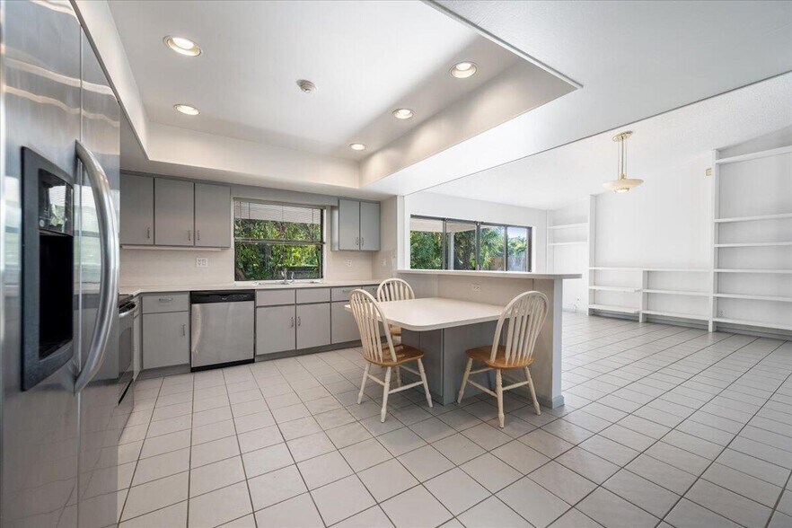 Building Photo - 2216 Amesbury Ct