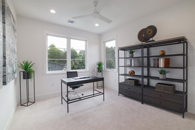 Building Photo - 1703 Piedmont Ave