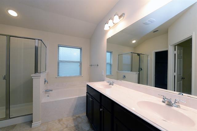 Building Photo - 1917 Megan Creek Dr