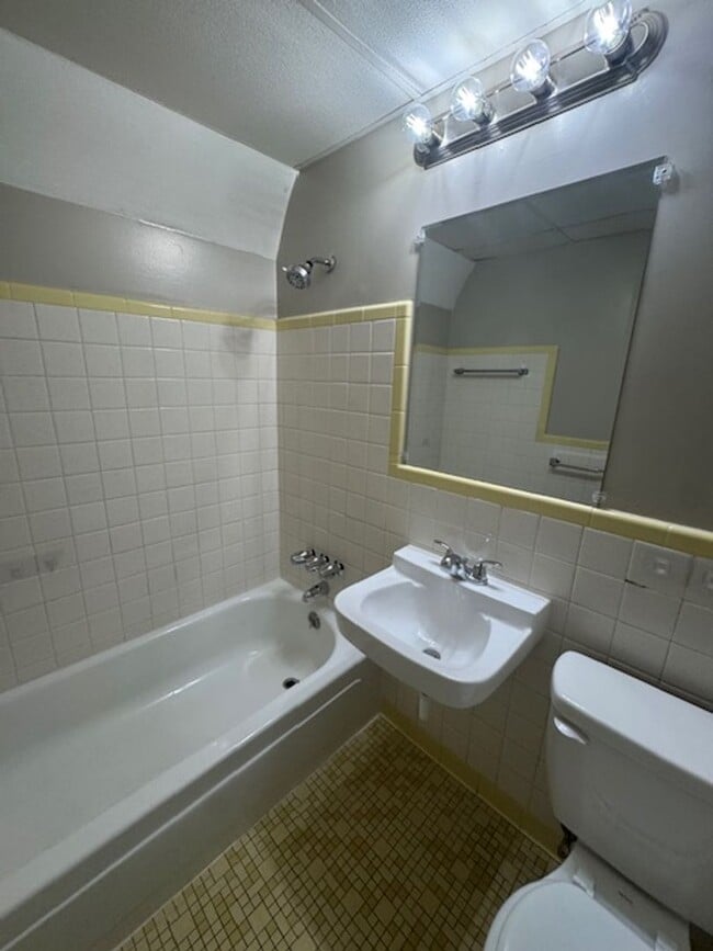 Building Photo - Affordable 2 bedroom apartment