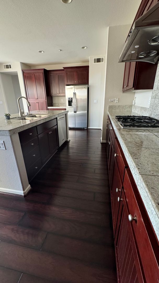 Building Photo - 123 Hearthstone Dr