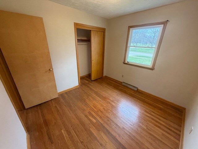 Building Photo - 880 N Huntington St