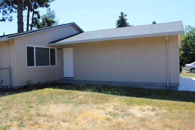 Building Photo - Hillsboro three bedroom ranch