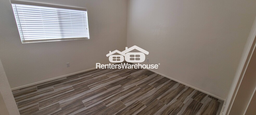 Building Photo - 15311 W Sierra St