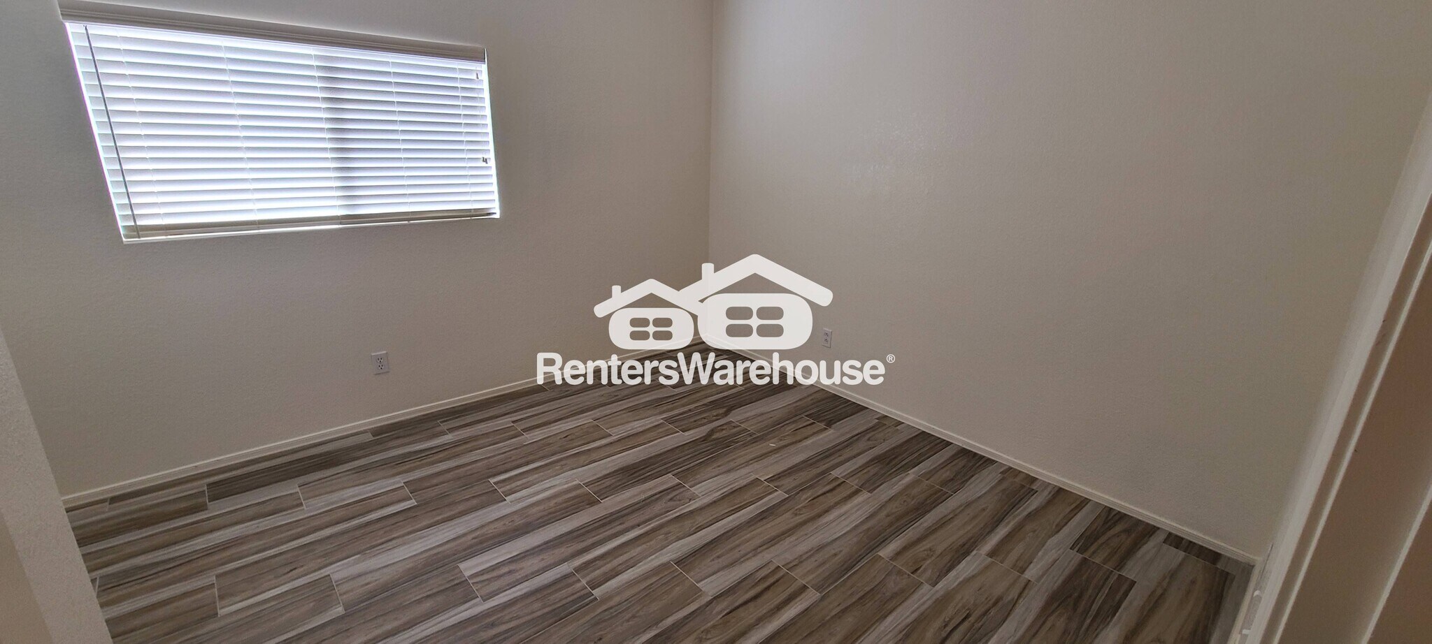 Building Photo - 15311 W Sierra St