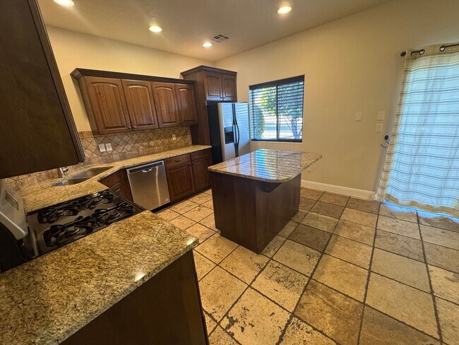 Building Photo - 2075 S Sir Monte Dr