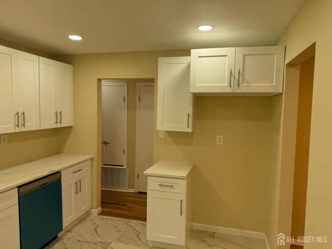 Building Photo - 5 Pelmont Pl